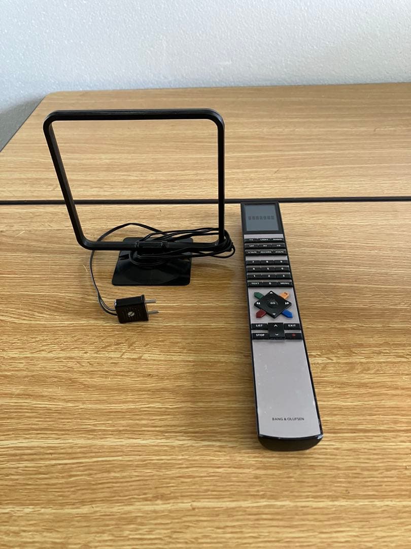 B&O beo4リモコンとB&OのAMアンテナセット