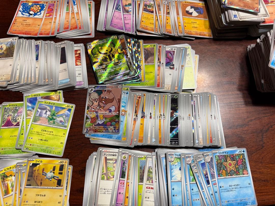 実家のポケモンカードセットとパック多数