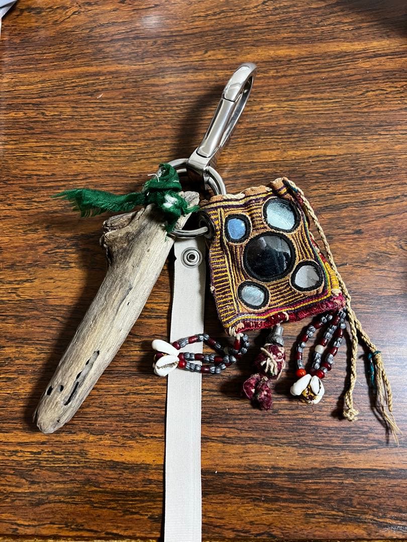 レー キーリング 民族的デザイン 木製キーリング 約26cm