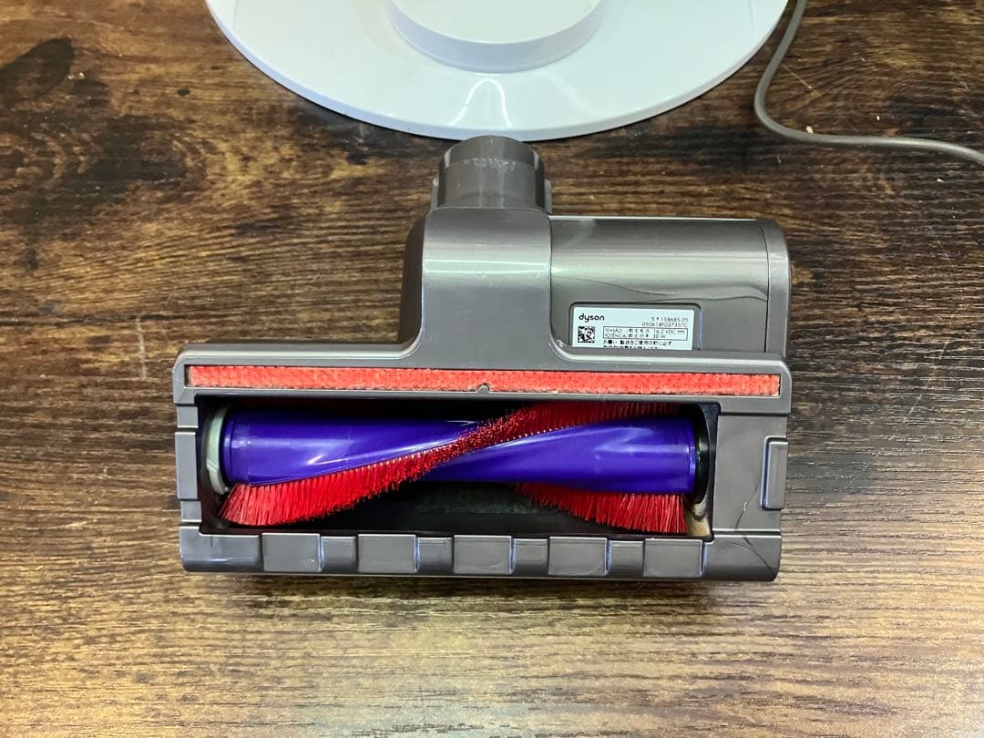 Dyson V10（SV12）コードレスクリーナー アタッチメント多数付き