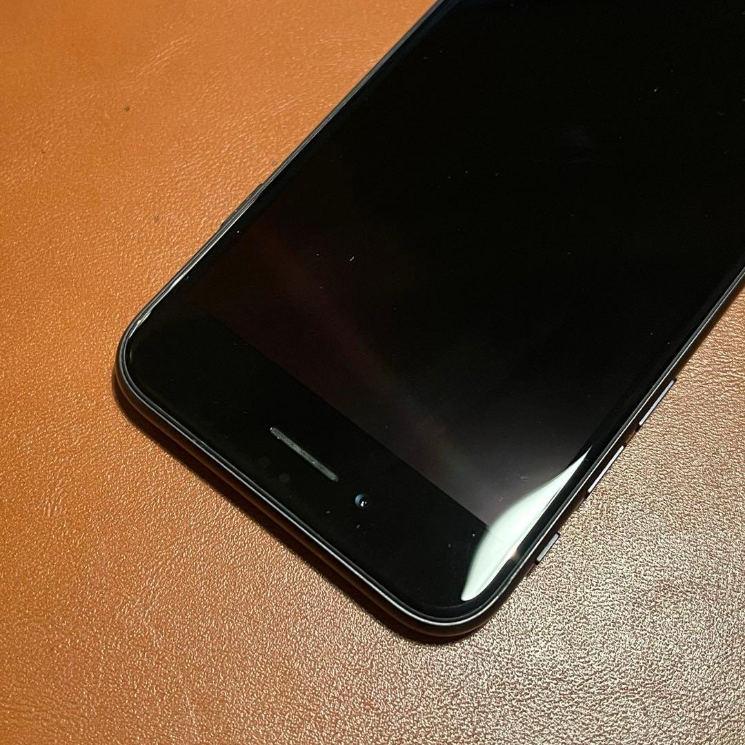 iPhone SE 第2世代 64GB ブラック バッテリー92%