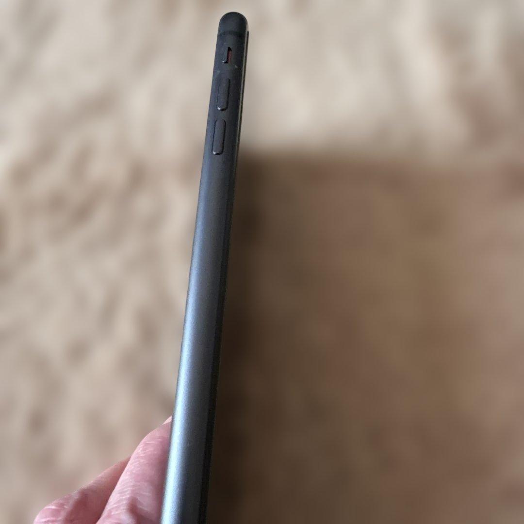 iPhone11本体 128GB バッテリー74％ SIMフリー　ブラック