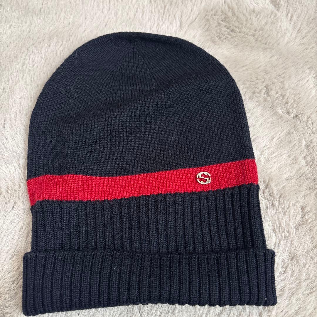 GUCCI GGロゴ付きネイビー・レッドニットビーニー