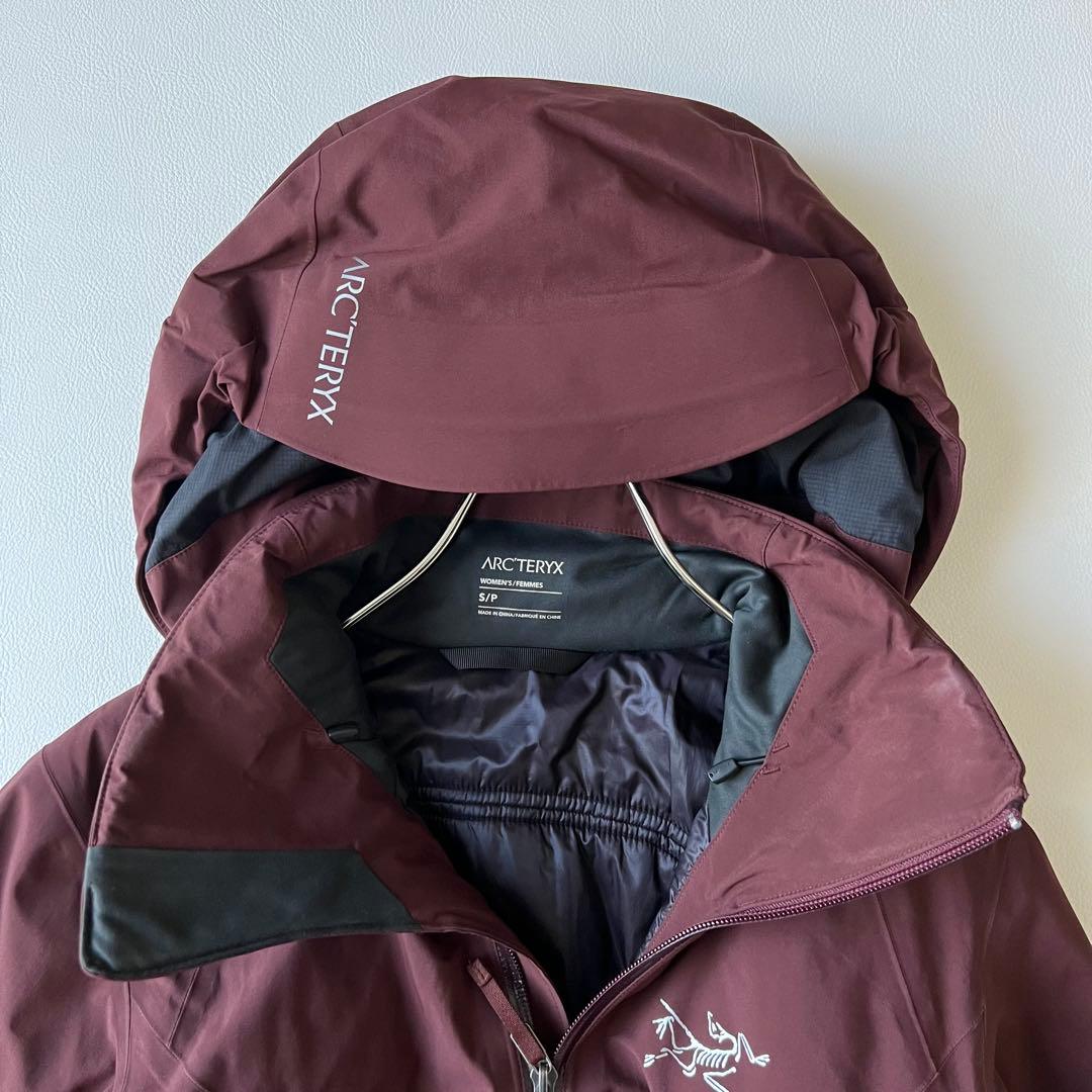 3254 アークテリクス　ゴアテックス TIYA 中綿ジャケット　ブラウン