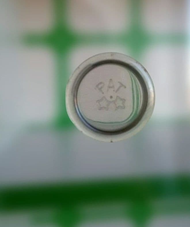 昭和レトロ 緑と白の木製キッチン収納キャビネット