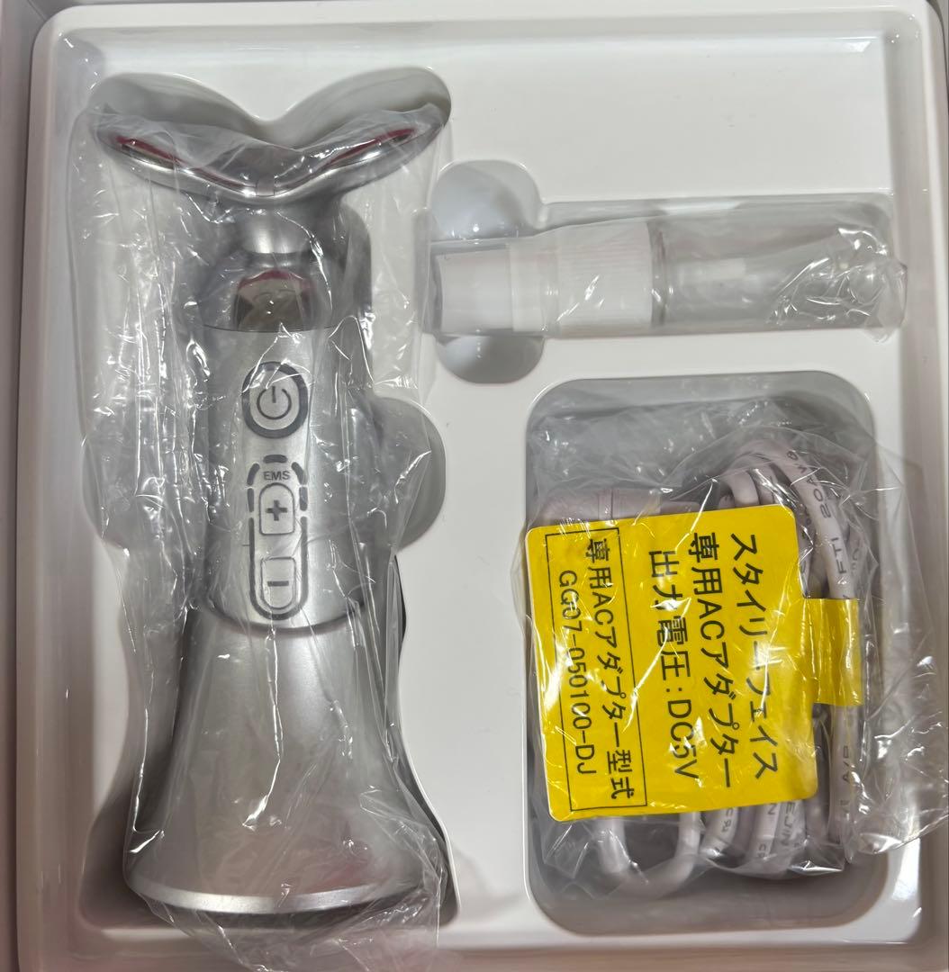【ほぼ新品】スタイリーフェイス　StylyFace　EMS美顔器