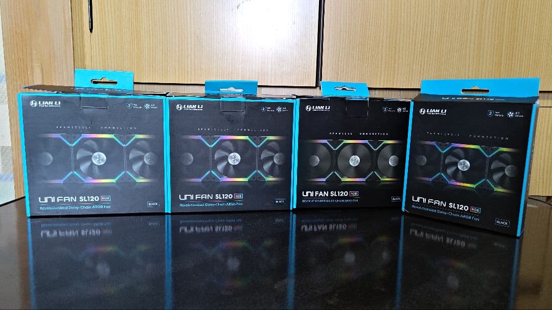 の*ぶ様 Lian-Li UNI FAN SL120 BK 3Pack + Si