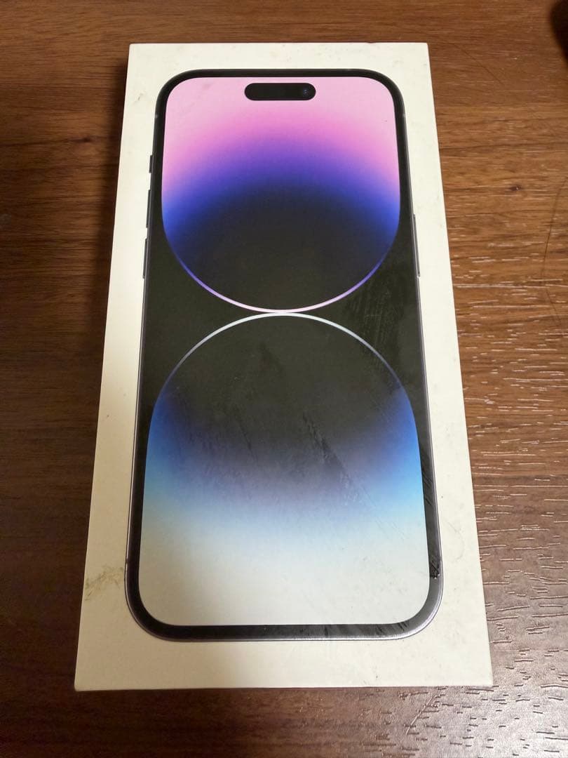 Apple iPhone 14 Pro ディープパープル 本体。