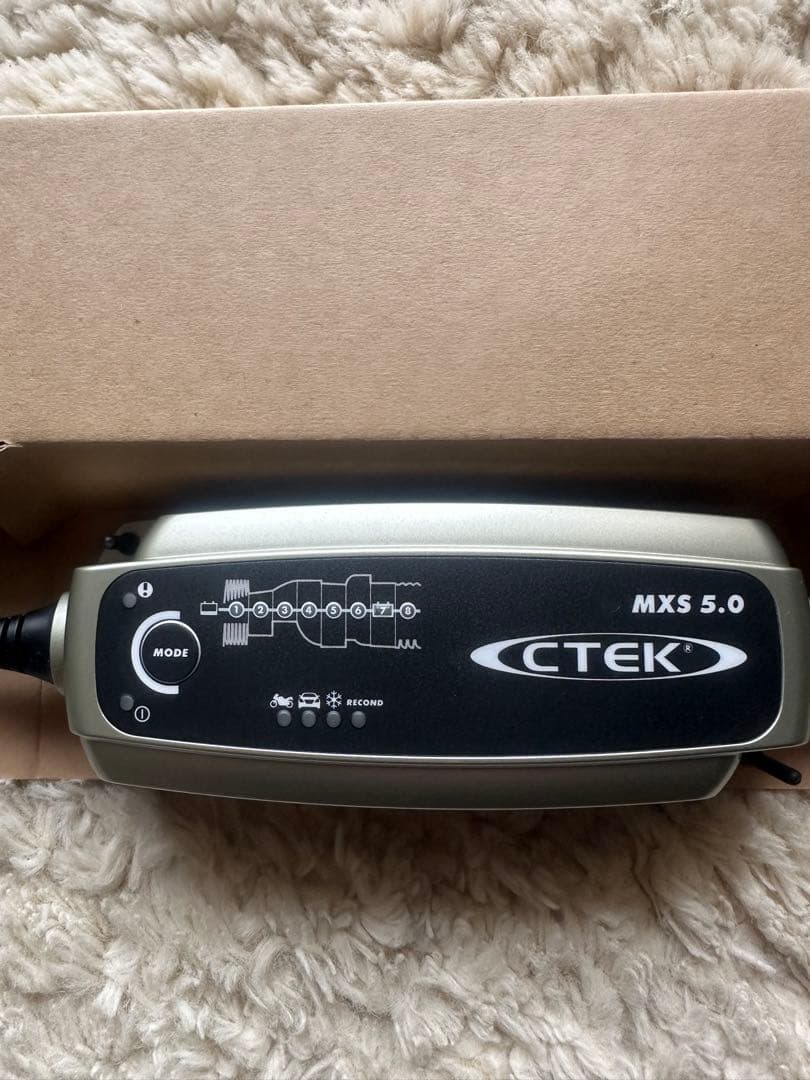 CTEK バッテリーチャージャー&メンテナ MXS5.0JP