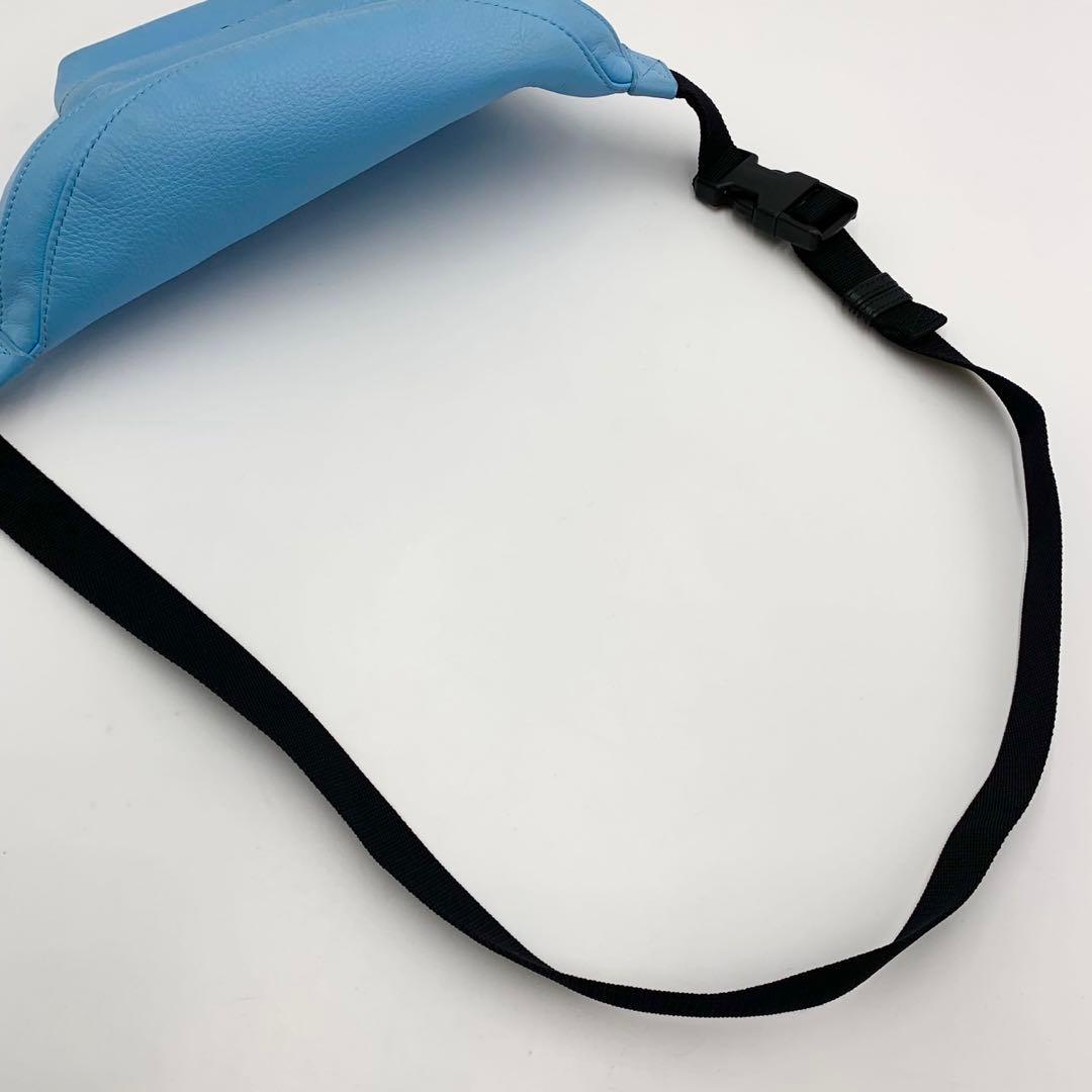 未使用に近い 希少色 バレンシアガ エブリデイ ボディバッグ カーフスキン 水色