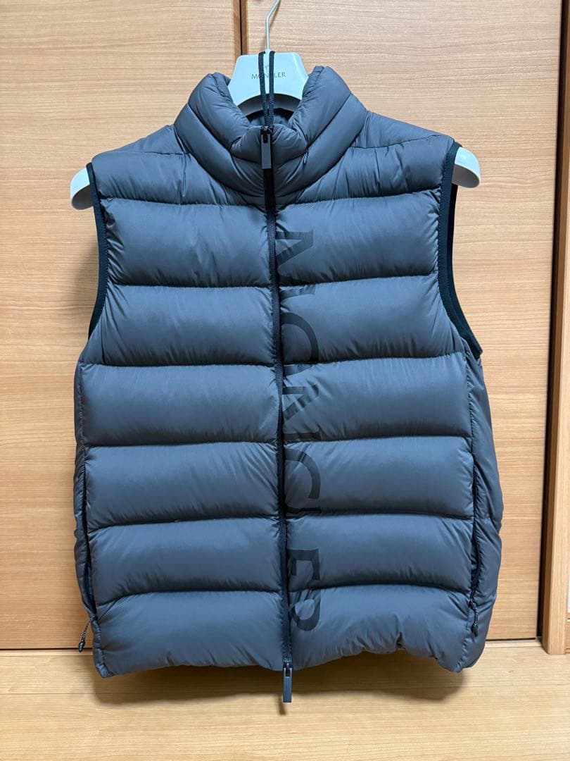 Moncler ダウンベスト