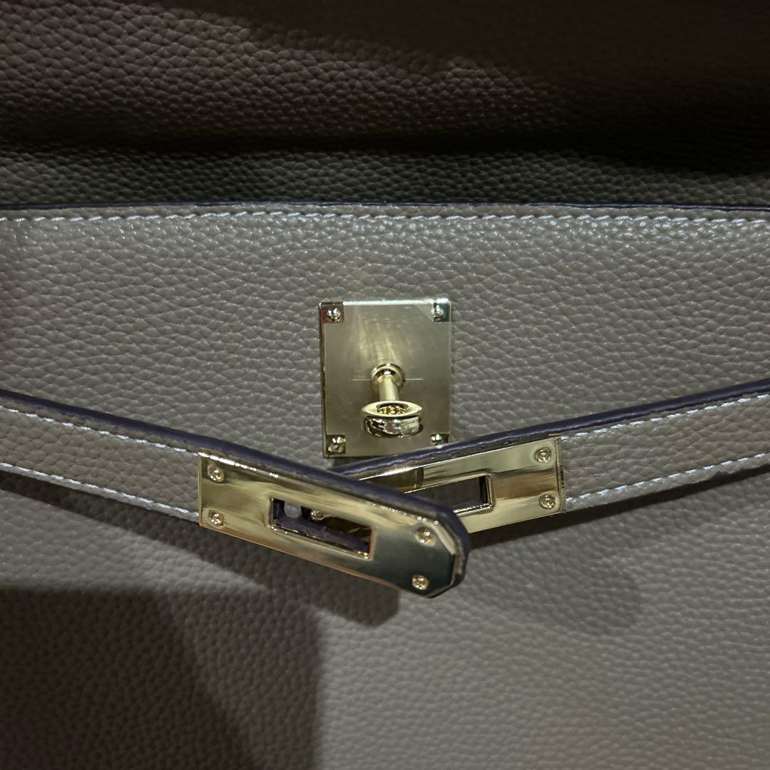 エトゥープ　バッグ