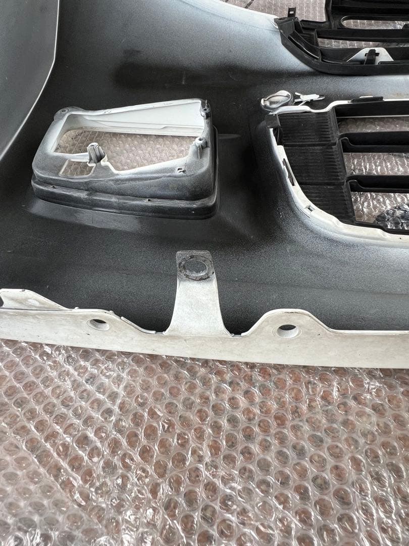 JF1-JF2 NBOXホワイト フロントバンパー NH624P