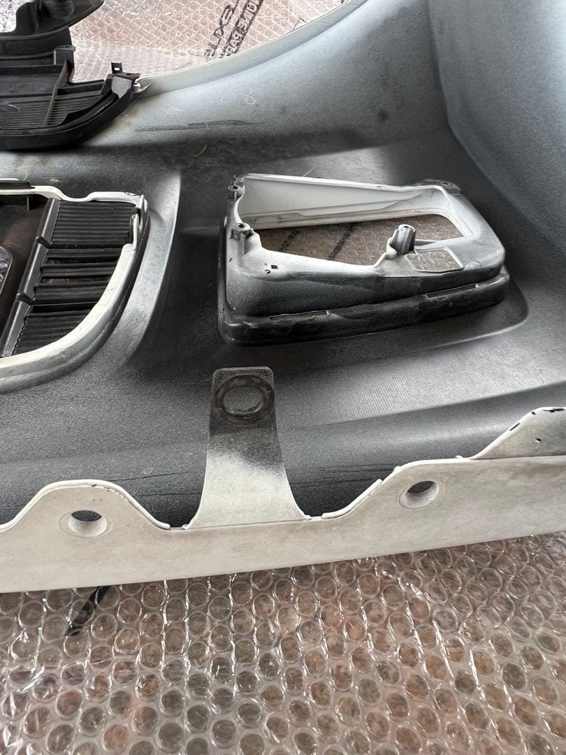 JF1-JF2 NBOXホワイト フロントバンパー NH624P