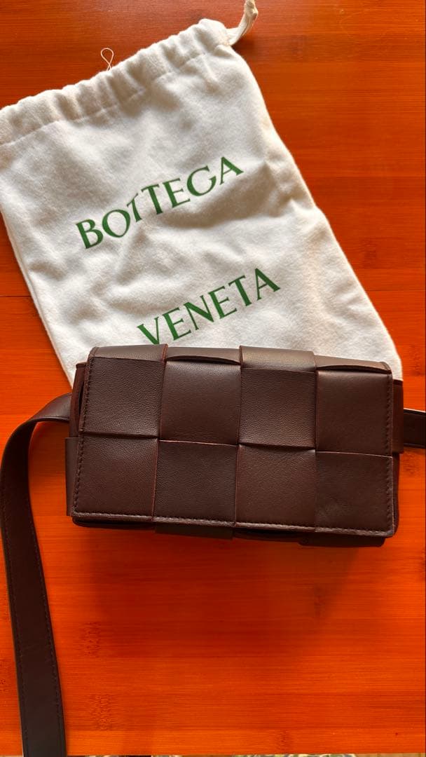 Bottega Veneta レザー カセットベルトバッグ