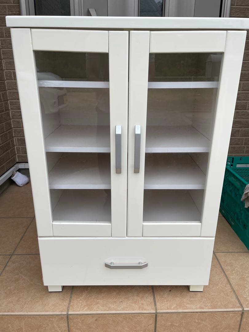 食器棚　キッチン家具　収納　ホワイト　ガラスキャビネット