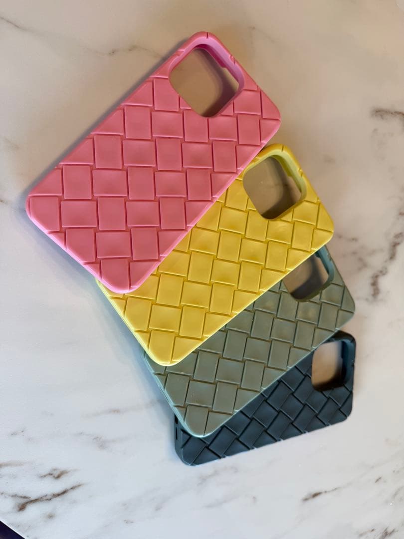 ボッテガ　iPhone用14ProMAX シリコンケース