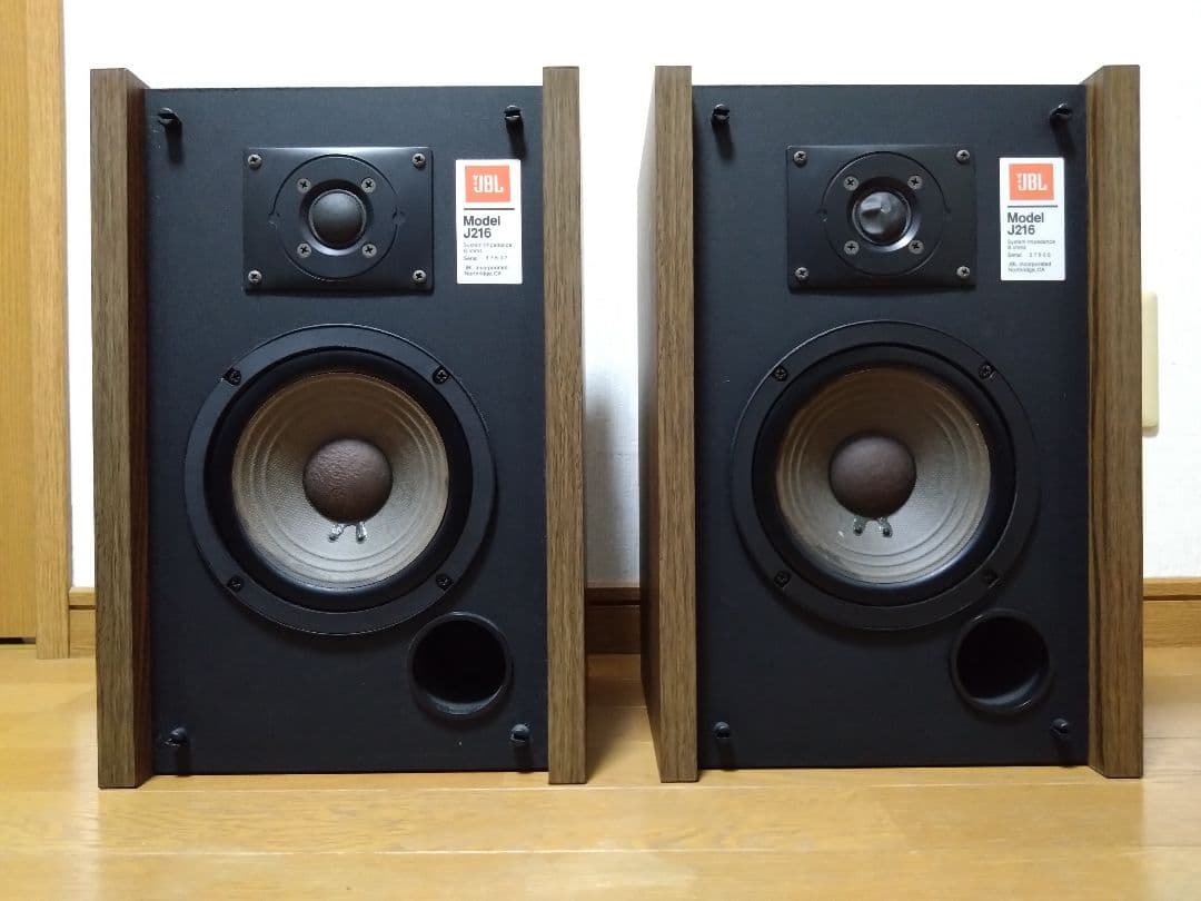 スピーカー・ウーファー JBL J216
