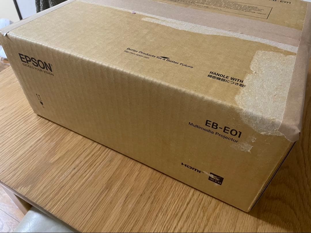 EPSON EB-E01プロジェクター本体