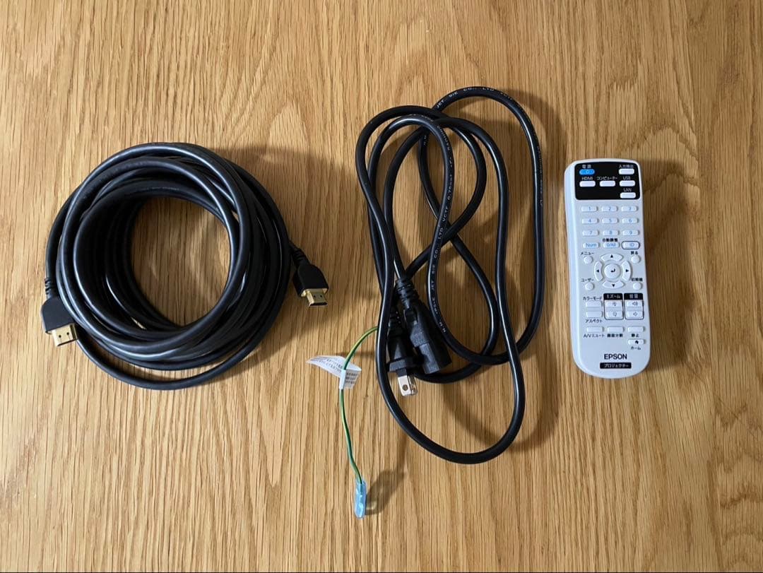 EPSON EB-E01プロジェクター本体