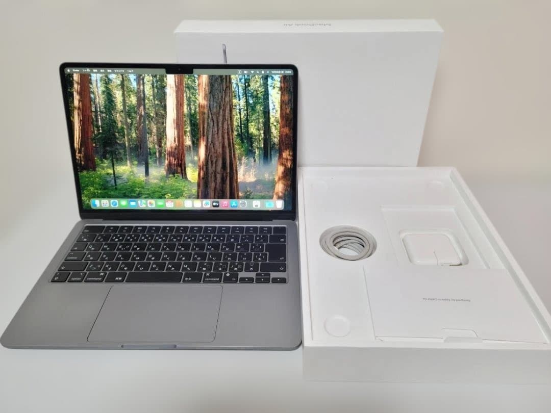 美品　MacBook Air M2 8GB/256GB 13.6インチ