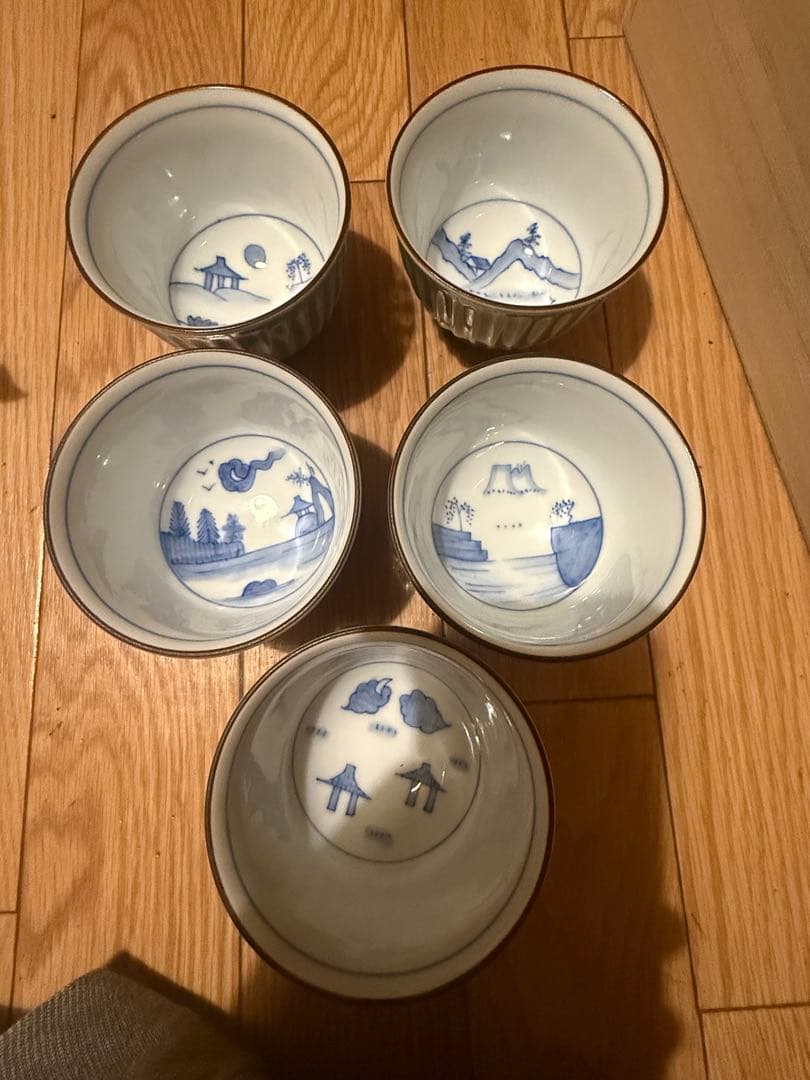 深川製磁　百年庵　笹青磁見込み山水