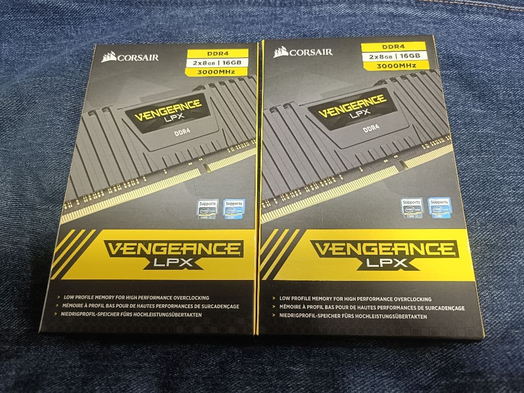 CORSAIR DDR4 32GB (4x8GB) 3000MHz セット