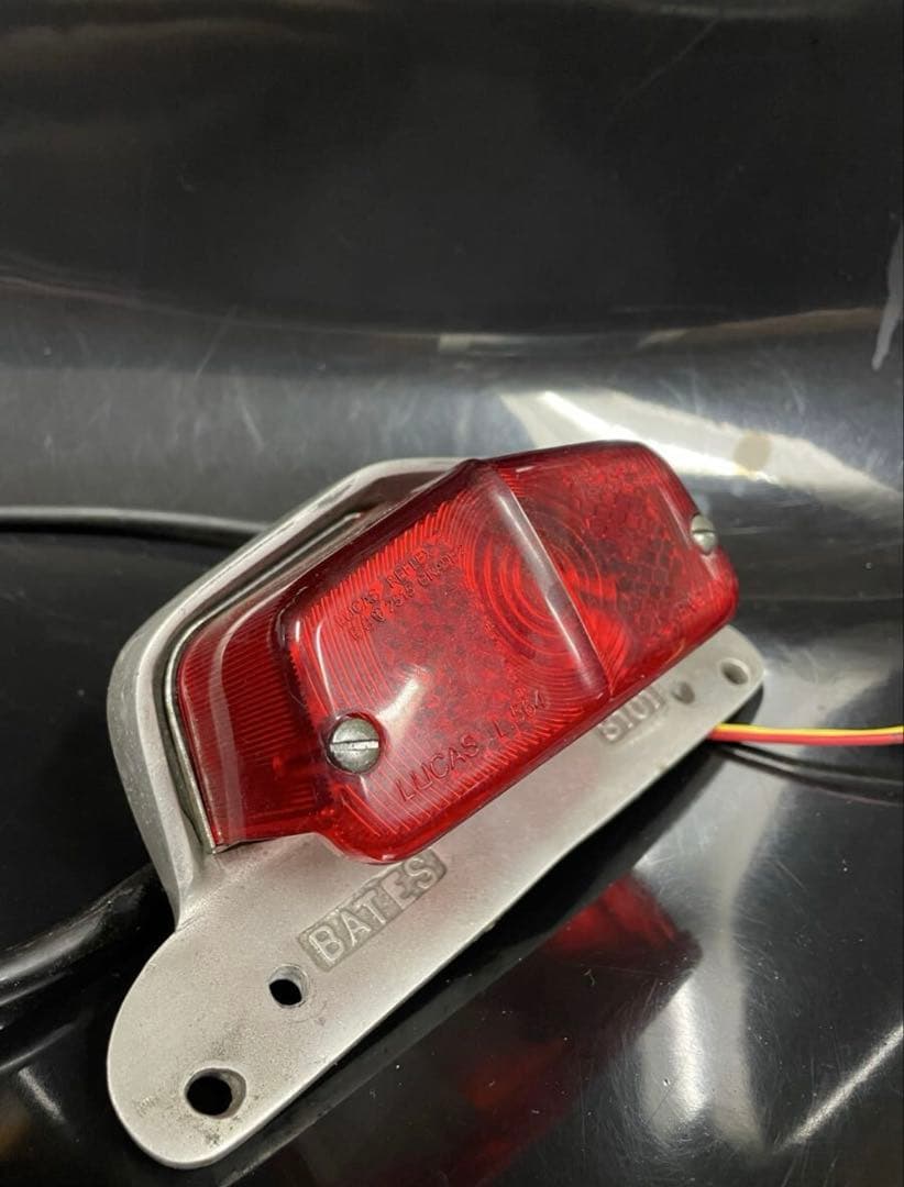 期間限定値下げ　Bates ハーレー　ベイツ トライアンフ　テールランプ