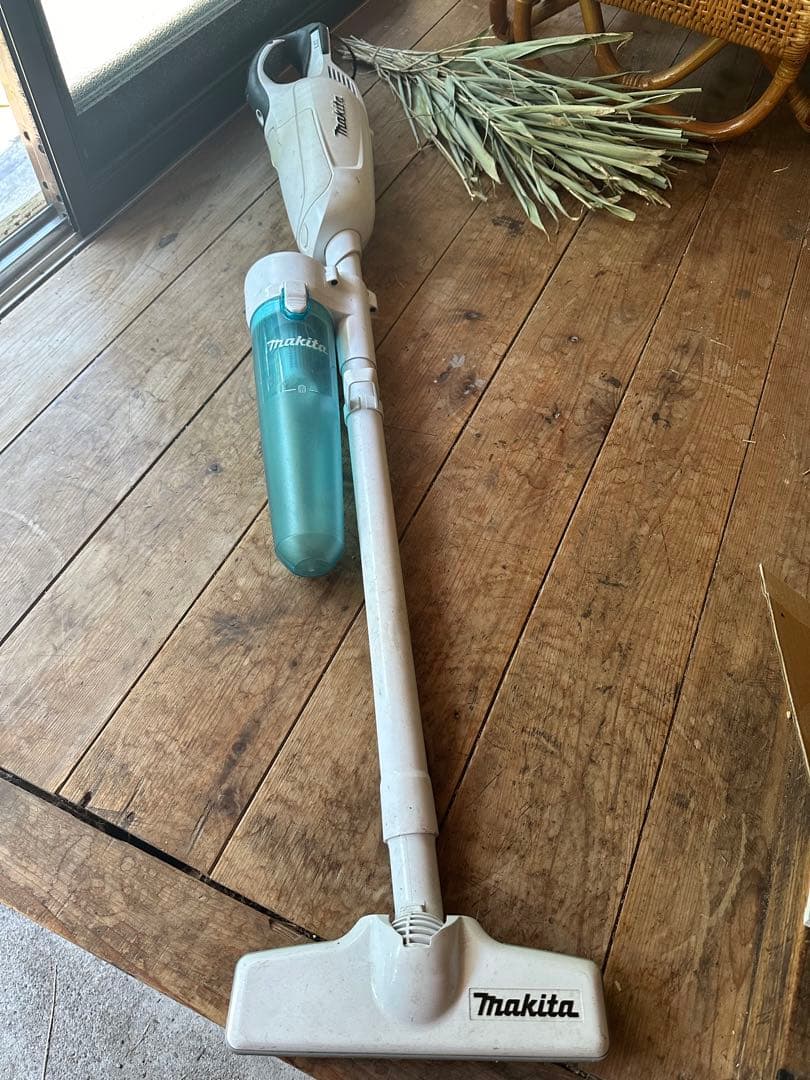 マキタ Makita 掃除機 充電式クリーナー - CL182FD + @！
