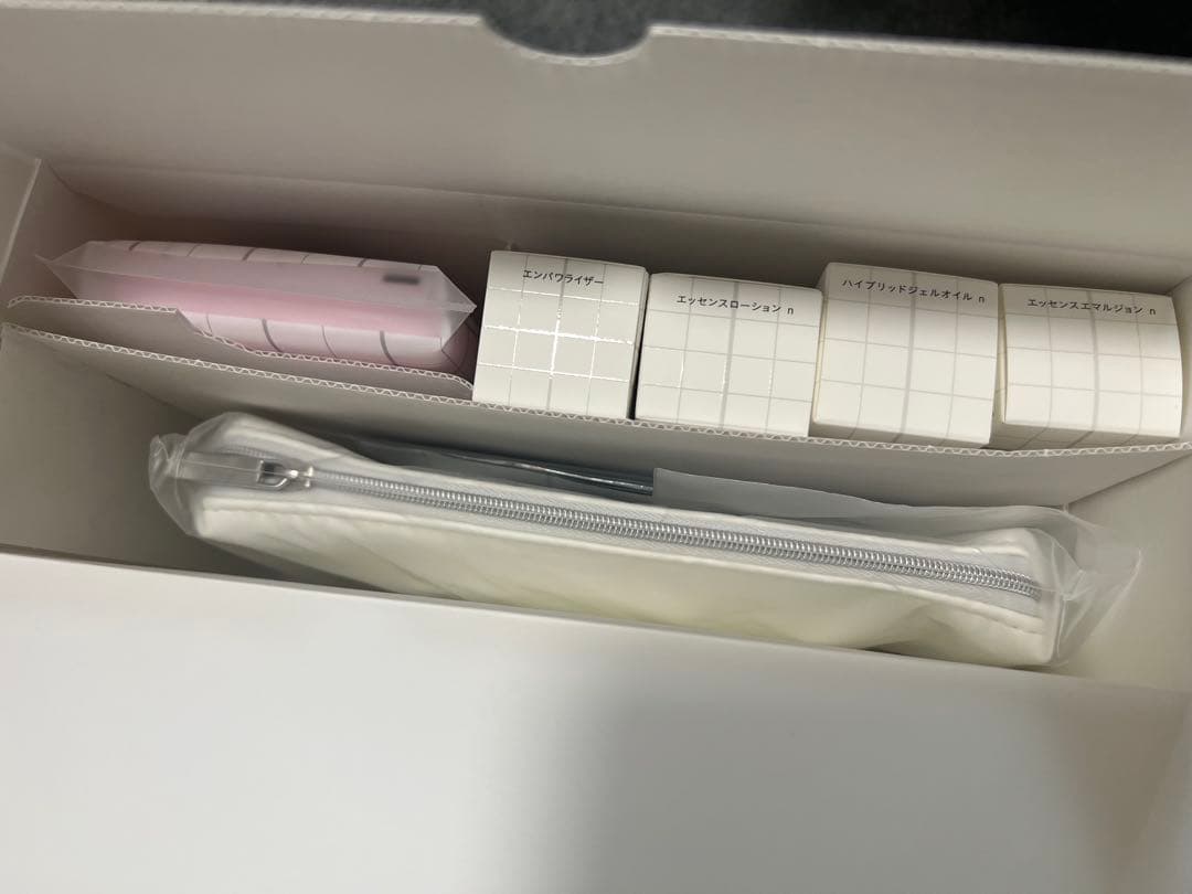 ※非売品■ザ・ギンザ オリジナルポーチ付 スキンケアサンプルセット