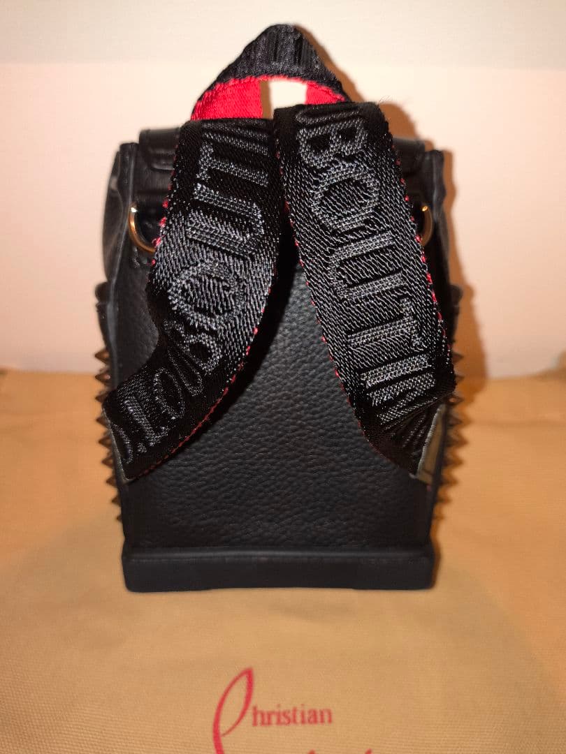 クリスチャンルブタン　エクスプローラーファンク　キーリング