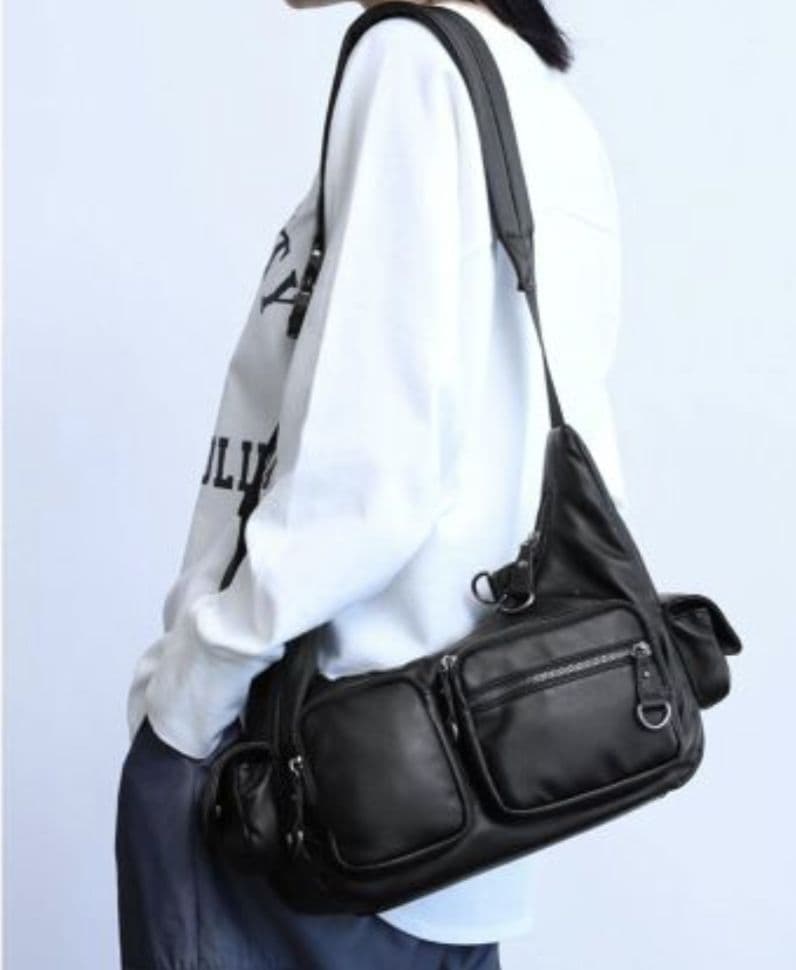 H13)) 新品★YAMADAYA nouer ボディバッグ