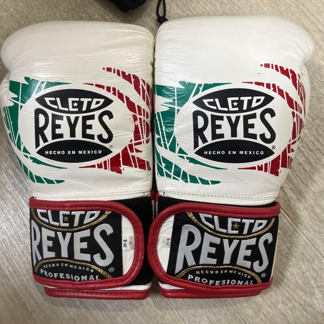 んです。　レイジェス　ボクシンググローブ　8オンス