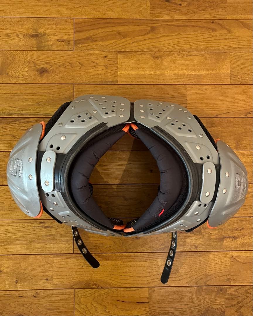 ショルダーパッド アメフト　schutt