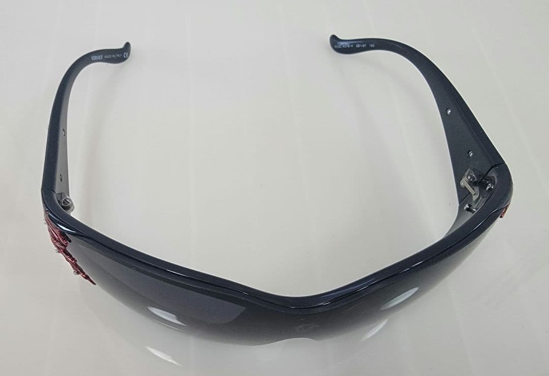 Versace ヴェルサーチェ ブラックサングラス ケース付き