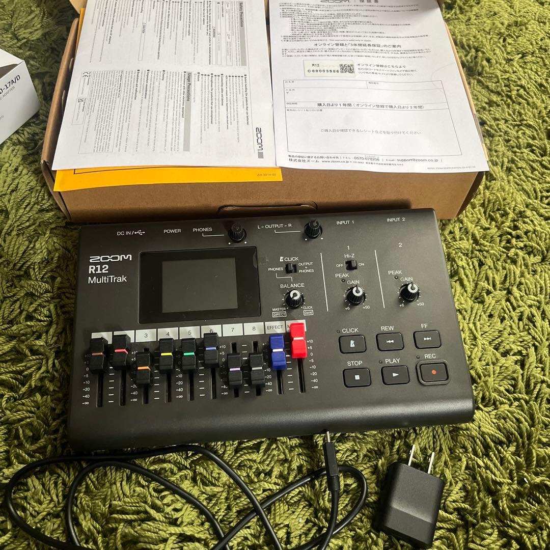 zoom R12 マルチトラックレコーダー
