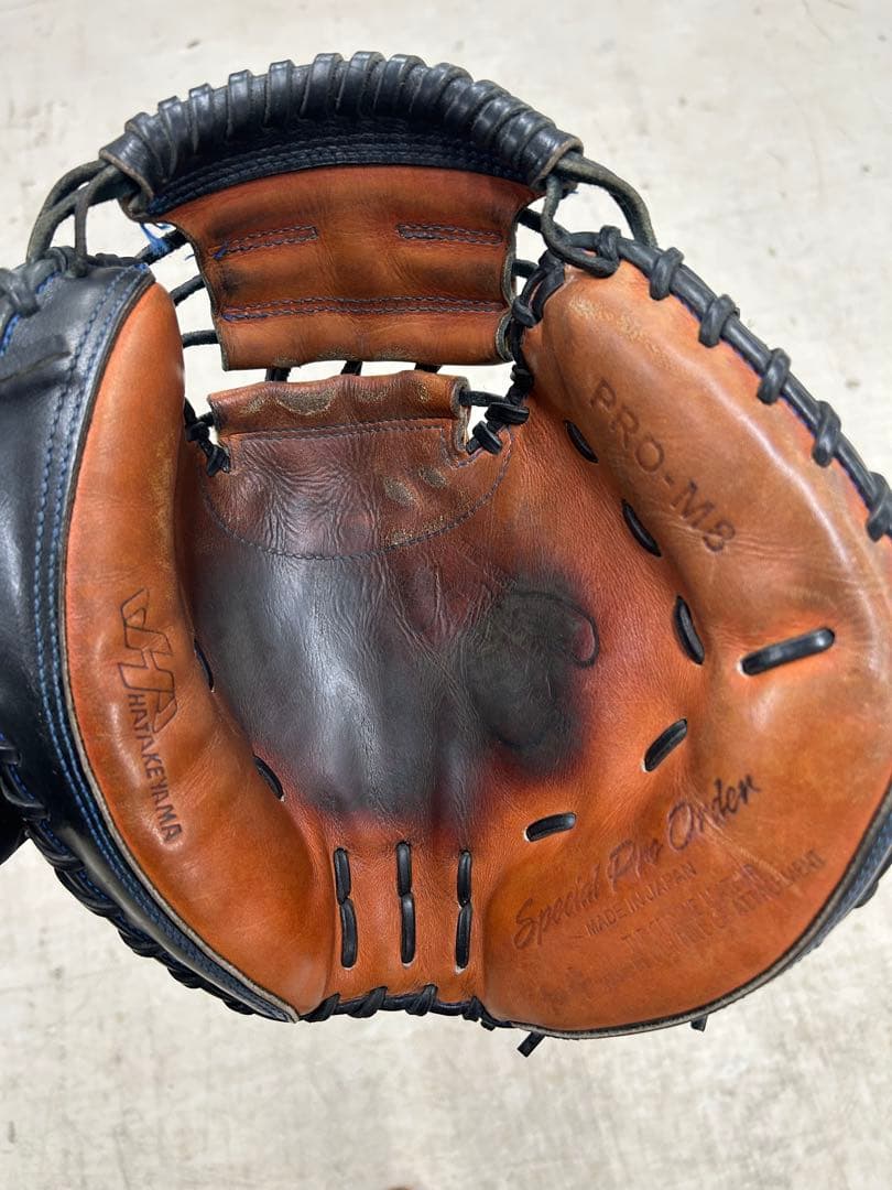 虎さんハタケヤマ　フルオーダーPRO-M8 硬式キャッチャーミット黒/茶