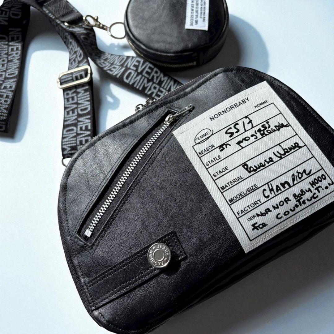 Wallet shoulder bag ポーチ付き／black leather