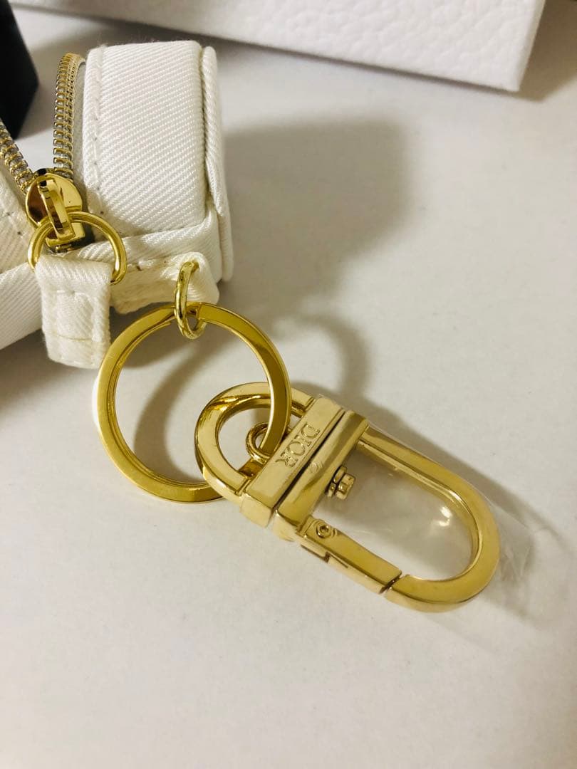 DIOR プレステージ ホワイト BB 00 (used) & プラチナ ギフト