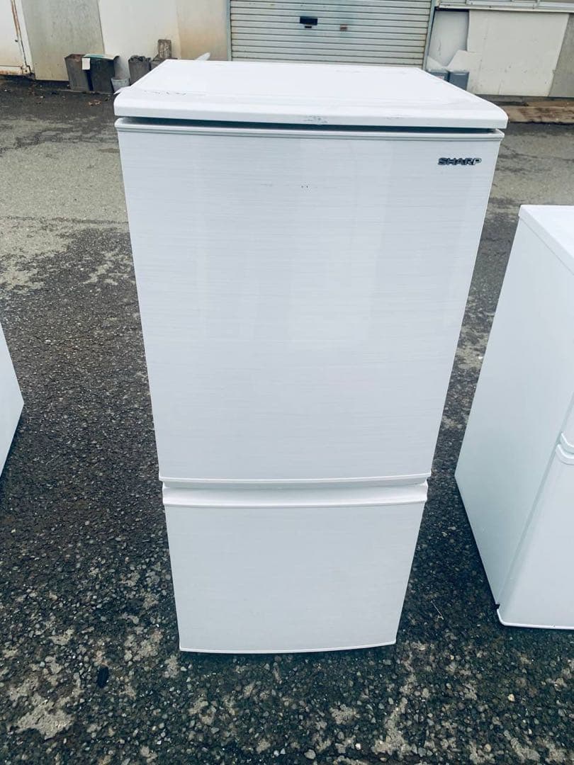 送料設置無料　SHARP ノンフロン冷凍冷蔵庫　SJ-D14F-W