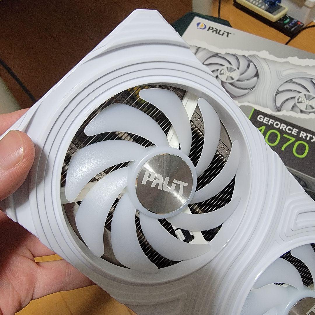 PALIT GeForce RTX 4070 12GB ホワイト