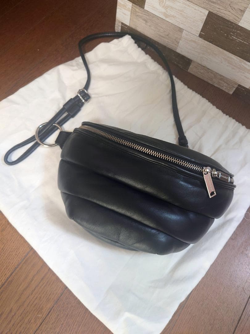 マリメッコ marimekko ショルダーバッグ レザー T25012801