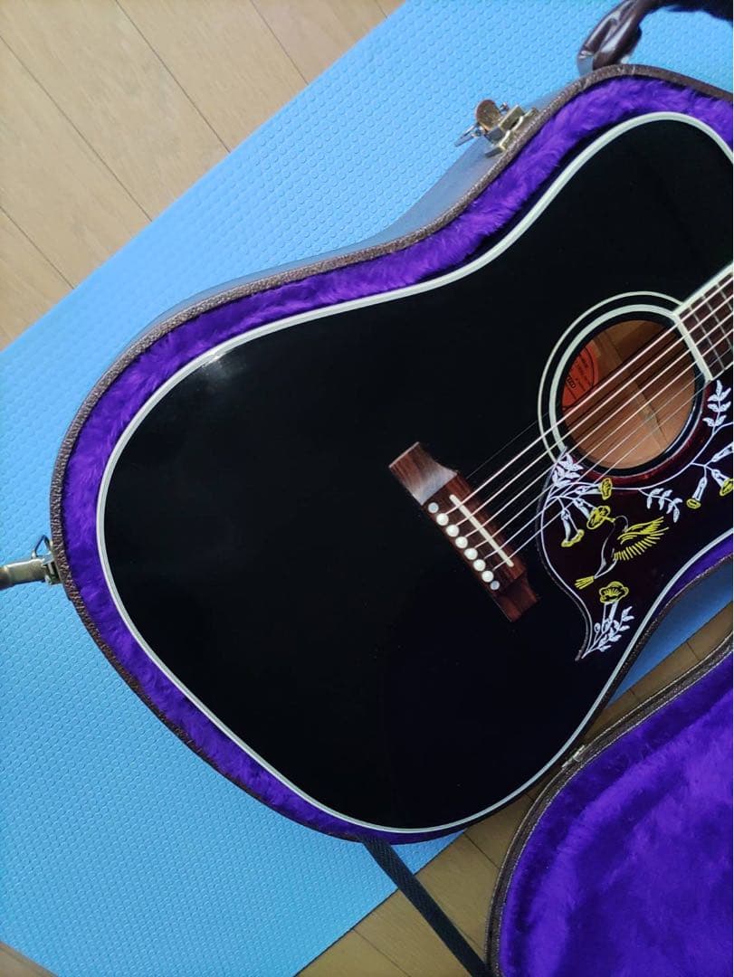 ギブソンハミングバード　希少エボニーブラックカラー（純正ハードケース付）