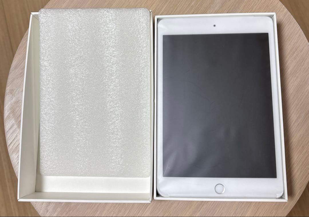 iPad mini4 wifi+cellular 128GB　シルバー