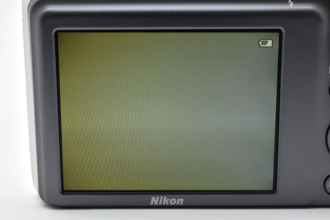 Nikon coolpix S3400 シルバー