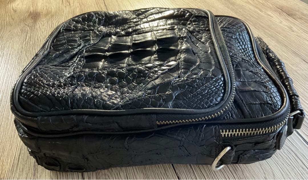 美品　アウトレット　本物　クロコダイル　スクラップのバッグ　メンズ　黒　1点限り