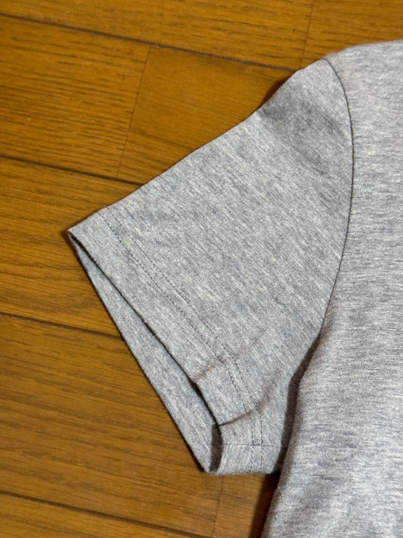 週末セール☆正規品☆美品☆MONCLER グレー Tシャツ 半袖太ワッペンXS