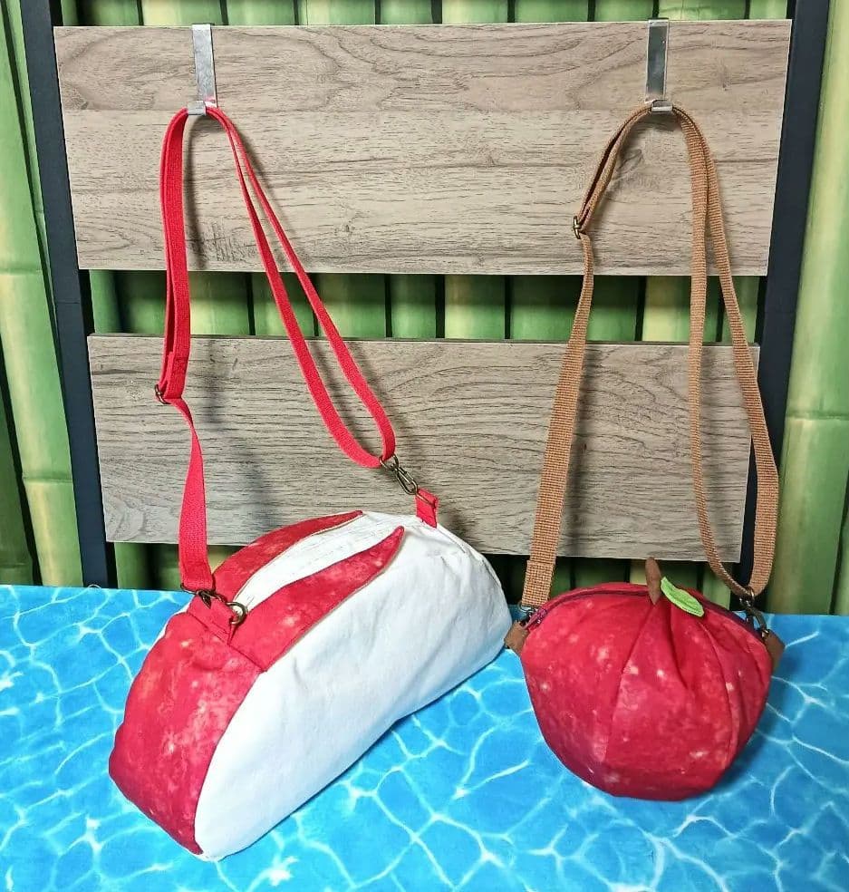 もんちゃんです　りんごバッグ　ウサギりんごバッグ　餃子バッグ