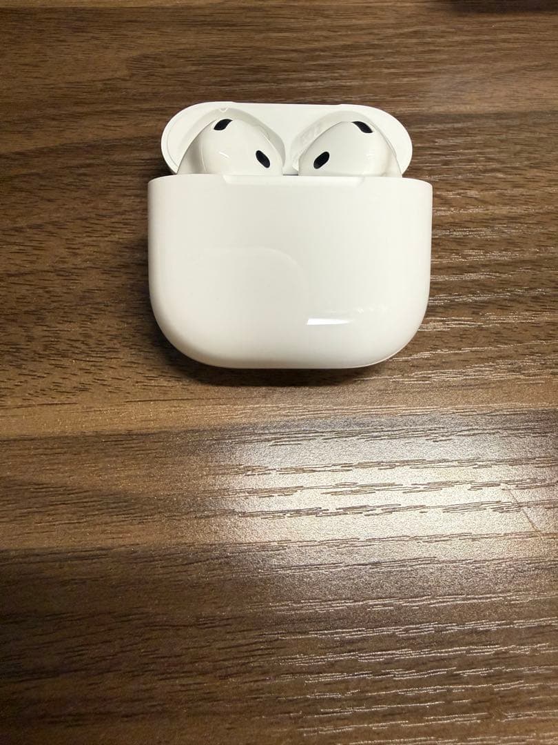 AirPod4 ノイズキャンセリング搭載（2日ほど使用）　箱説明書あり