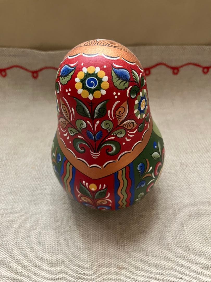 オリガ・ザバイキナさんの起き上がりこぼし